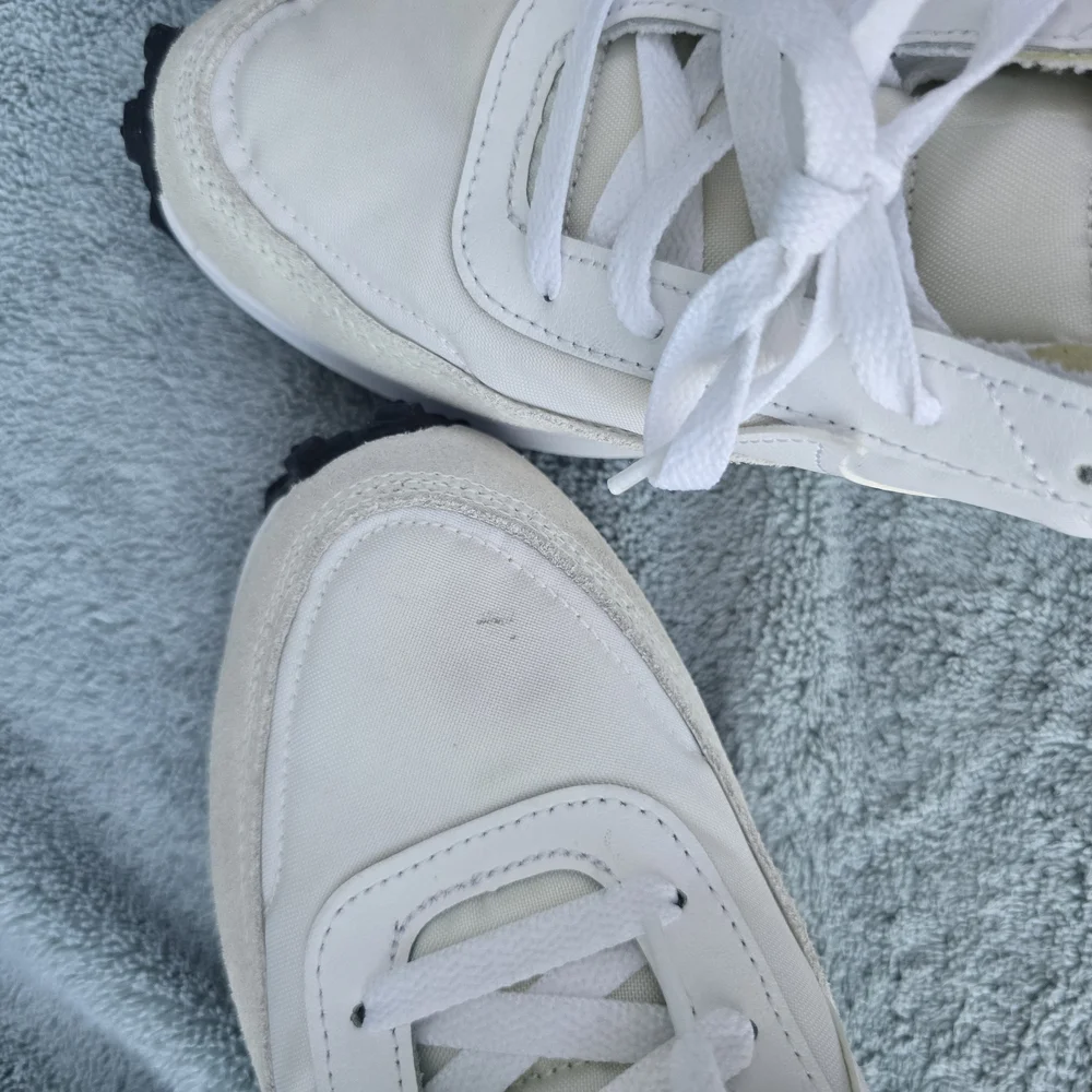 Nike Waffle Runner Leather Sneakers in White & Light Beige SIZE 9.5
